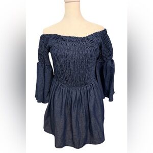 TAXI Smocked off-shoulder Navy Denim Top‎ Size 1X (more like a Large)